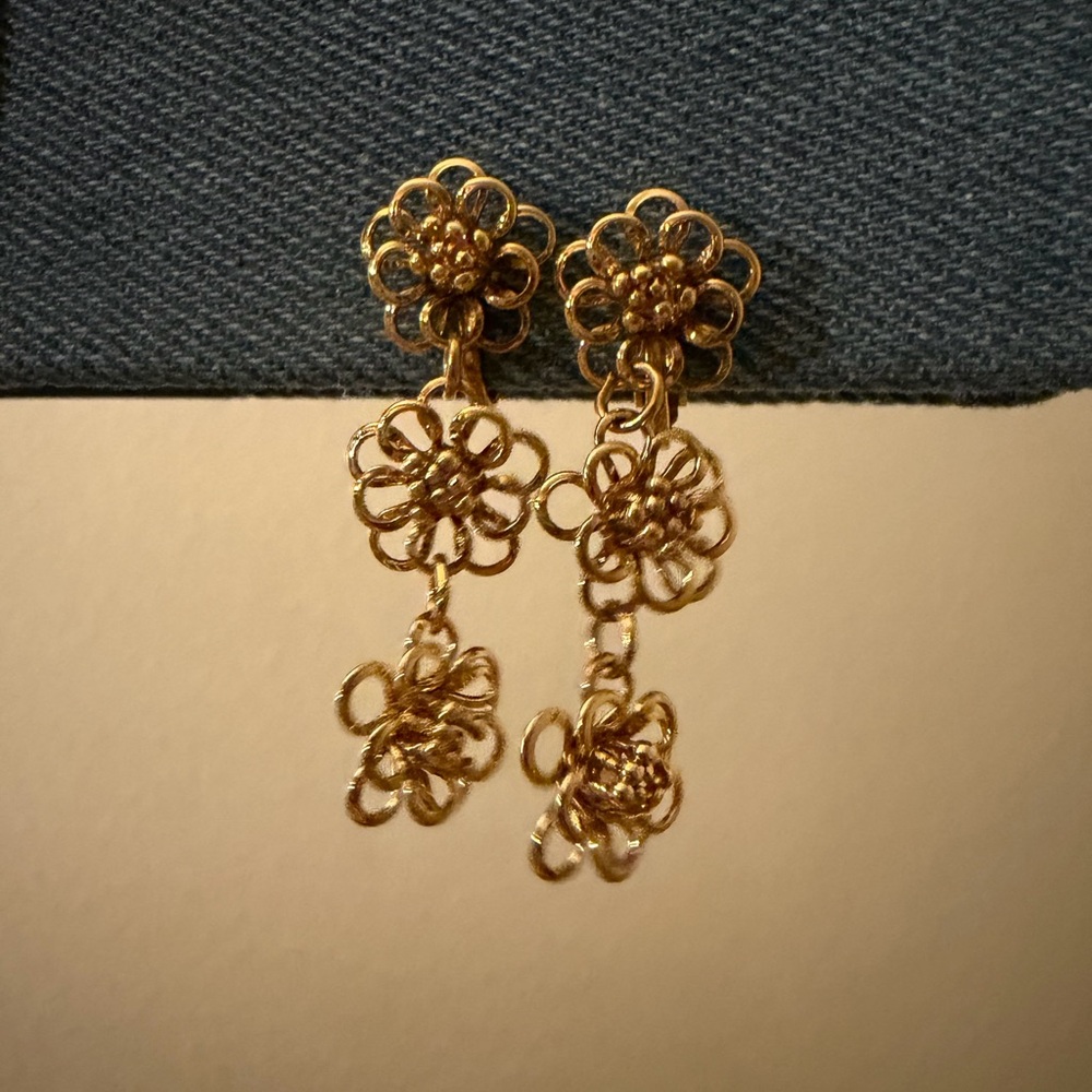 Vintage European Gold Floral Drop Earrings non pierced clip on earrings
